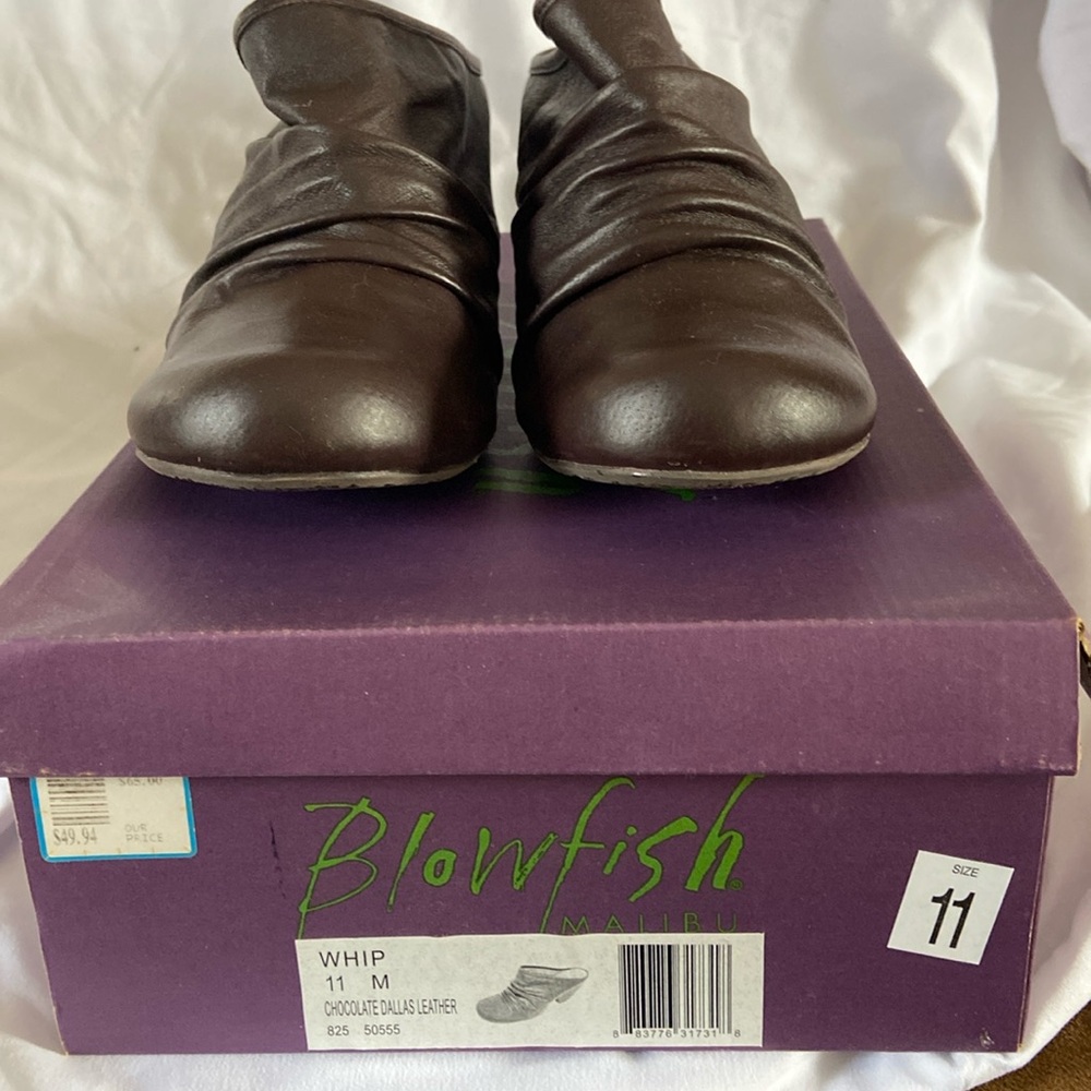 NEW IN BOX Women’s Blowfish Whip  Chocolate Dallas Leather Clogs Size 11 M